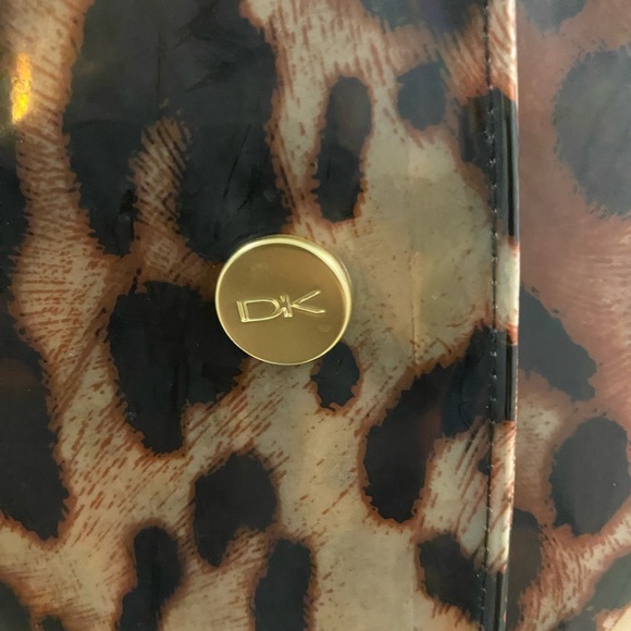 🐆 Donna Karan leopard rain jacket size M 🐆 - Picture 10 of 11